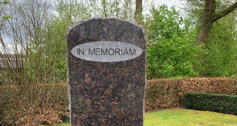 Informatie over de zuil op het strooiveld